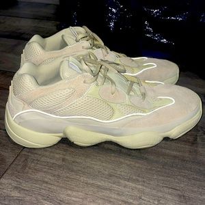 Yeezy 500 “super moon yellow”